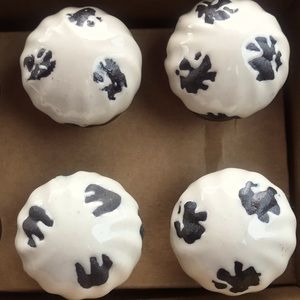 Drawer Pulls Knobs set of 12 White Black NWT